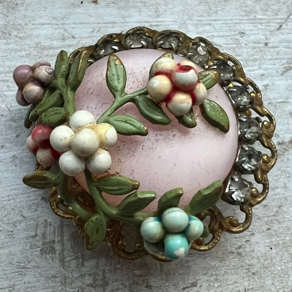 *Rare Find* 1940’s Vintage Flower clip-on earrings and matching cuff - Picture 7 of 13